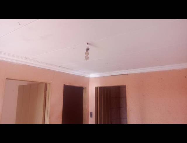 2 BEDROOM HOUSE FOR SALE IN SOSHANGUVE XX